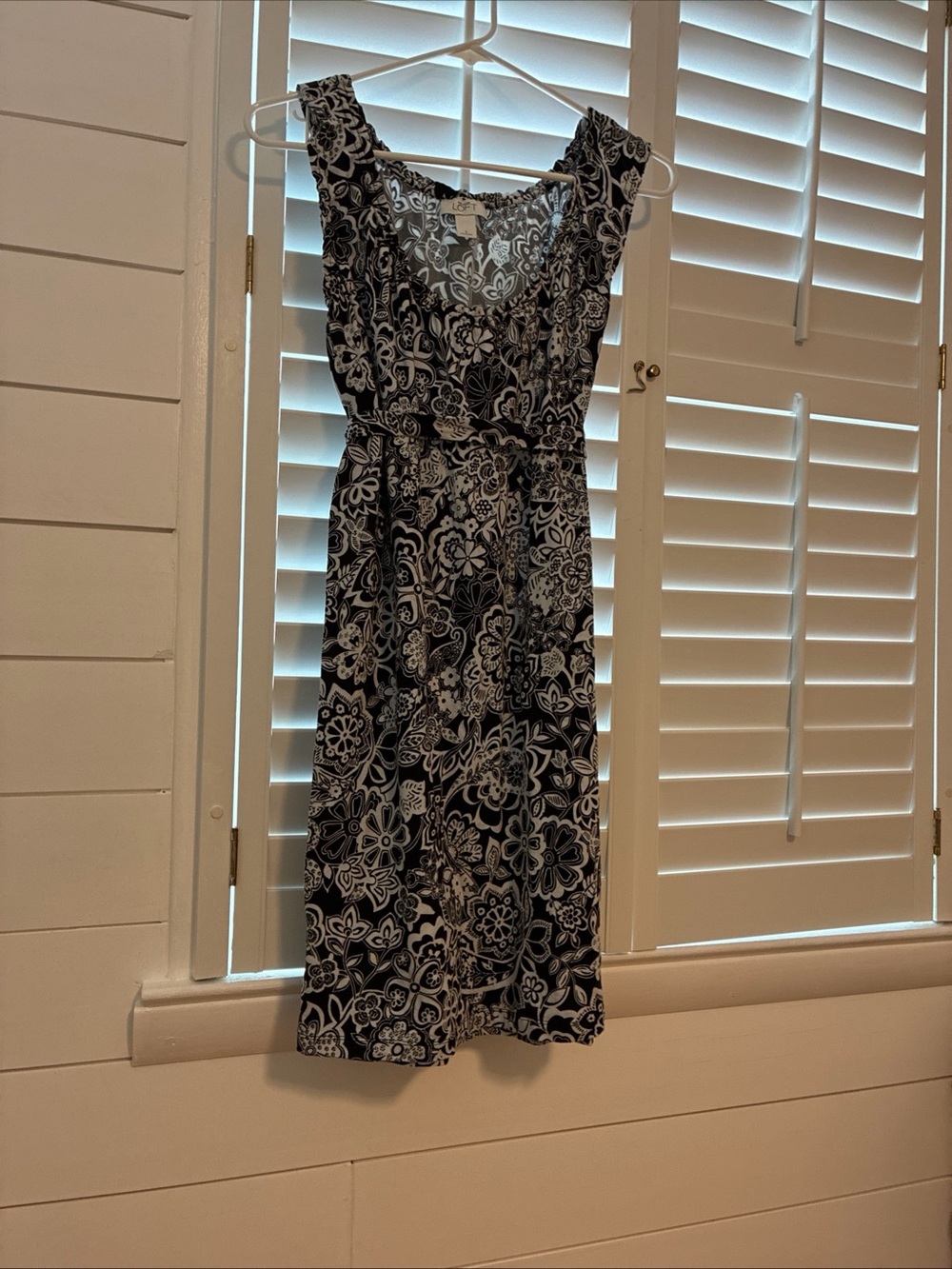 Ann Taylor LOFT Black and White Floral Midi Dress - Size Small - Cotton/Spandex